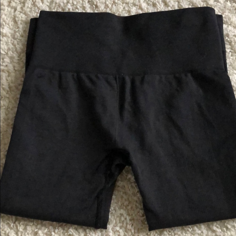 LULULEMON cropped leggings size 2 - Picture 3 of 3